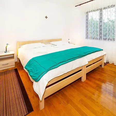 Jurina Apartman Krk Town