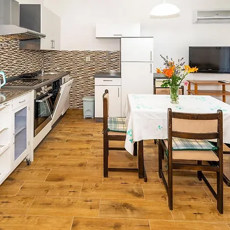 Apartment Jurina *