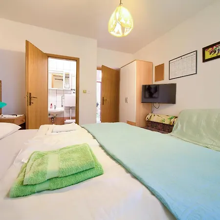 Jurina Apartment *